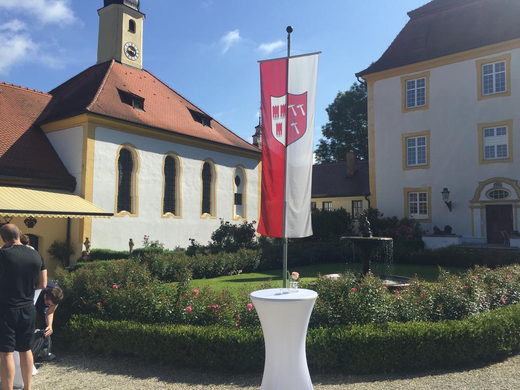 Im Schloss Aufhausen *